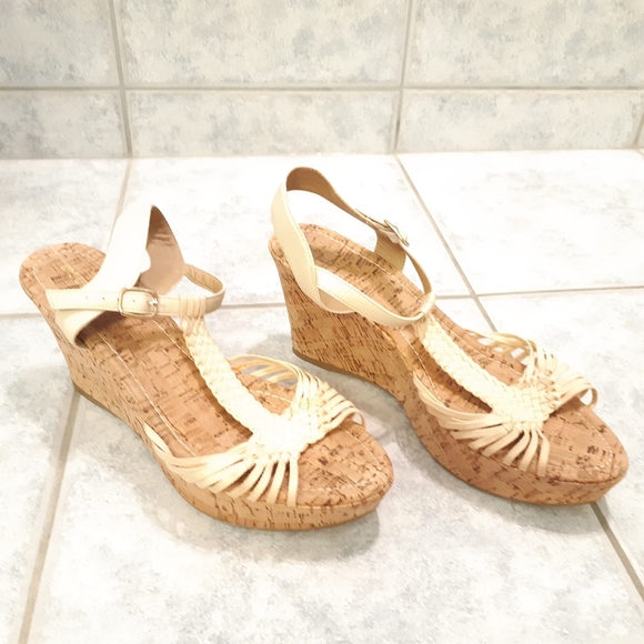 Maurices women wedge like new size 11 - Picture 4 of 8